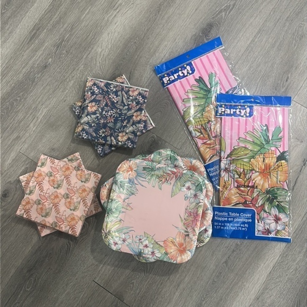 Summer Party Tropical Disposable Plates and Napkin Set Dining BBQ